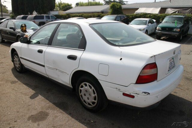 1994 Honda Accord DX - photo 5