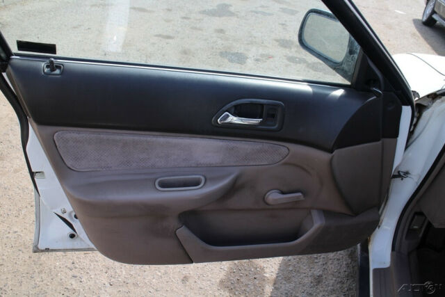 1994 Honda Accord DX - photo 9