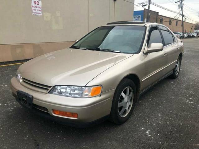 1994 Honda Accord EX 4dr Sedan 194,815 Miles Tan Sedan 2.2L I4 Automatic 4-Speed 1994 Honda Accord EX 4dr Sedan