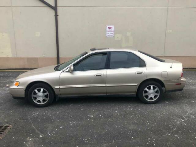 1994 Honda Accord EX 4dr Sedan - photo 2