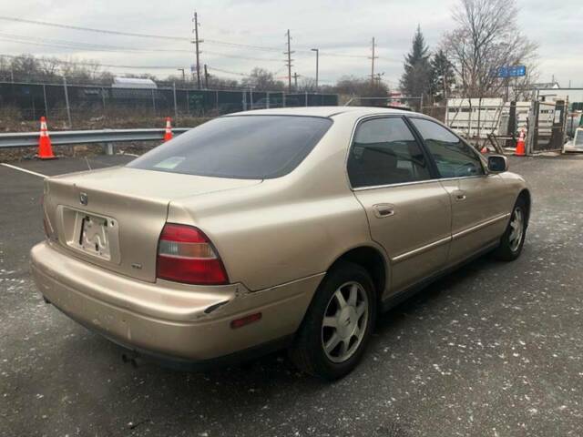 1994 Honda Accord EX 4dr Sedan - photo 5