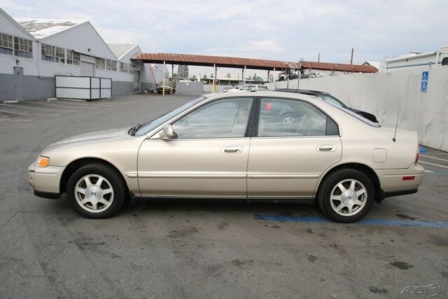 1994 Honda Accord EX - photo 2