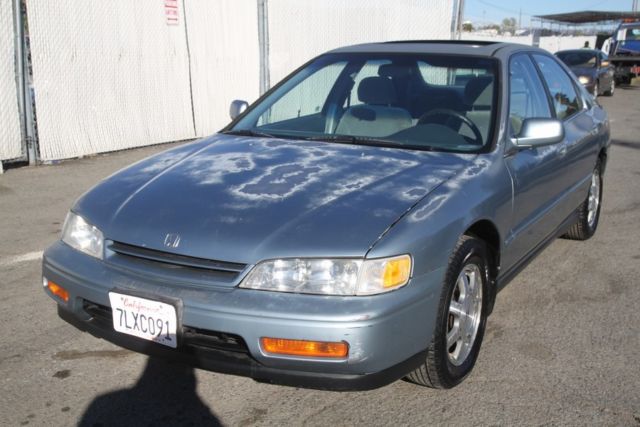 1994 Honda Accord EX Manual 4 Cylinder NO RESERVE 1994 Honda Accord EX Sedan 4-Door