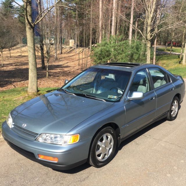 1994 Honda Accord EX Sedan 4-Door - photo 3