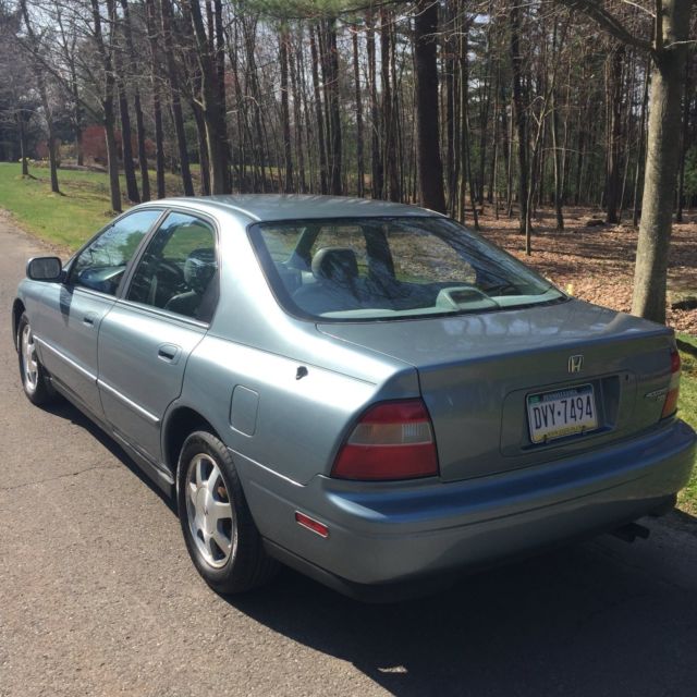 1994 Honda Accord EX Sedan 4-Door - photo 5