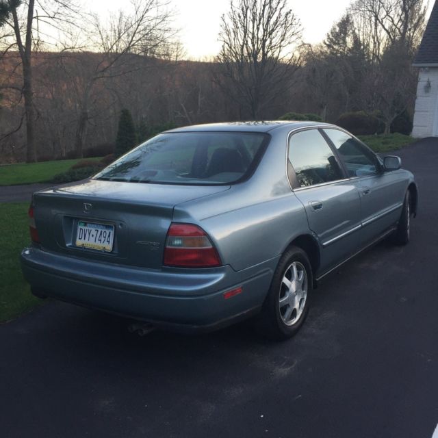 1994 Honda Accord EX Sedan 4-Door - photo 6