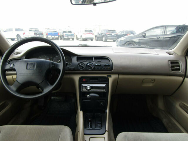 1994 Honda Accord 4dr Sedan LX Automatic - photo 10