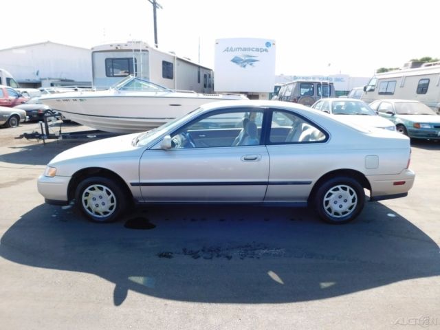 1994 Honda Accord LX - photo 2