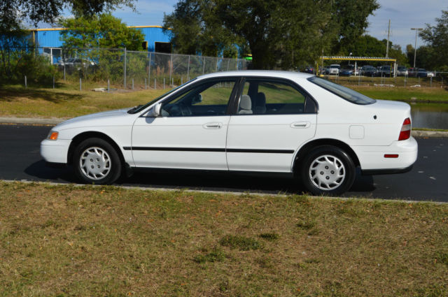 1994 Honda Accord LX - photo 11