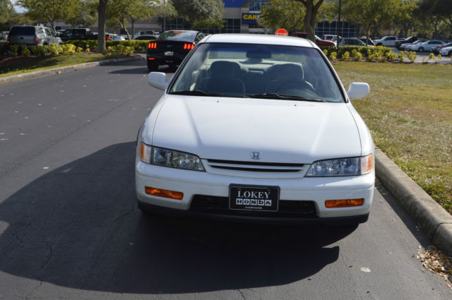 1994 Honda Accord LX - photo 2
