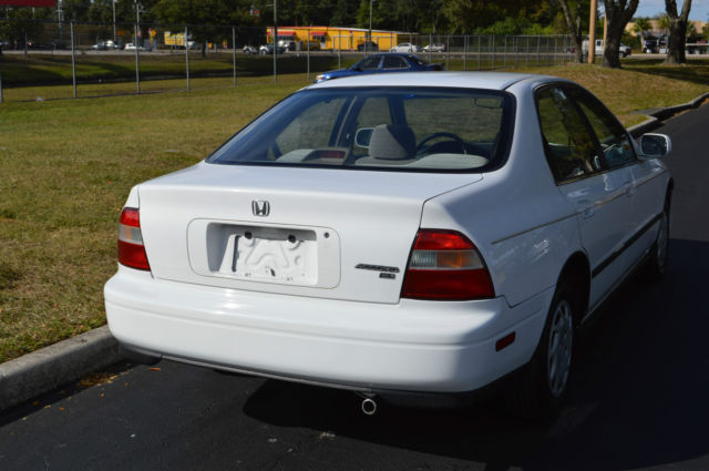 1994 Honda Accord LX - photo 6