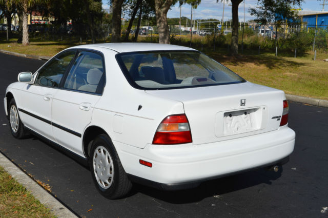 1994 Honda Accord LX - photo 8