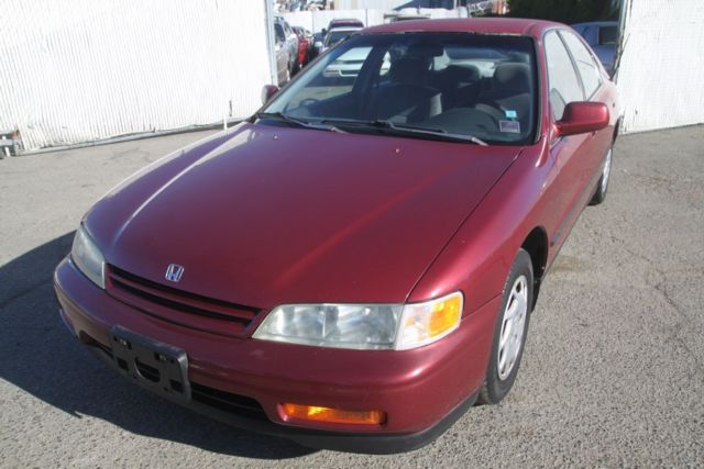 1994 Honda Accord LX Automatic 4 Cylinder NO RESERVE 1994 Honda Accord LX Sedan 4-Door