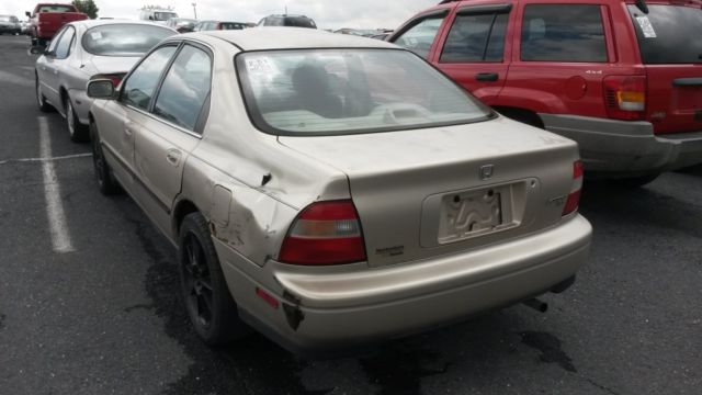1994 Honda Accord LX - photo 2