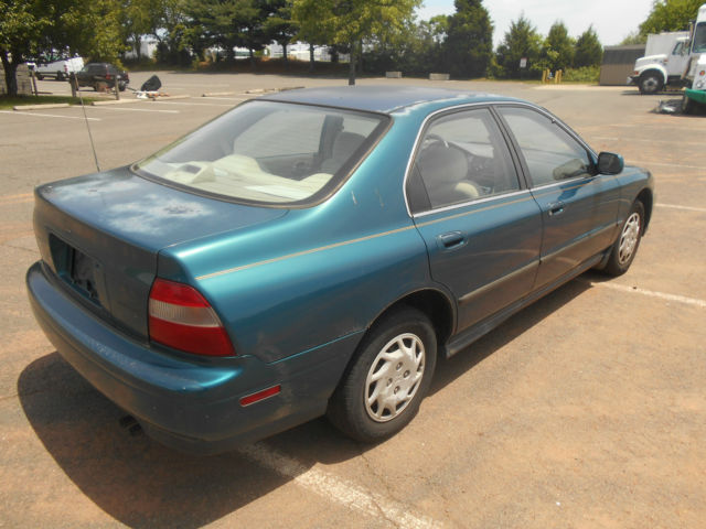 1994 Honda Accord LX - photo 6