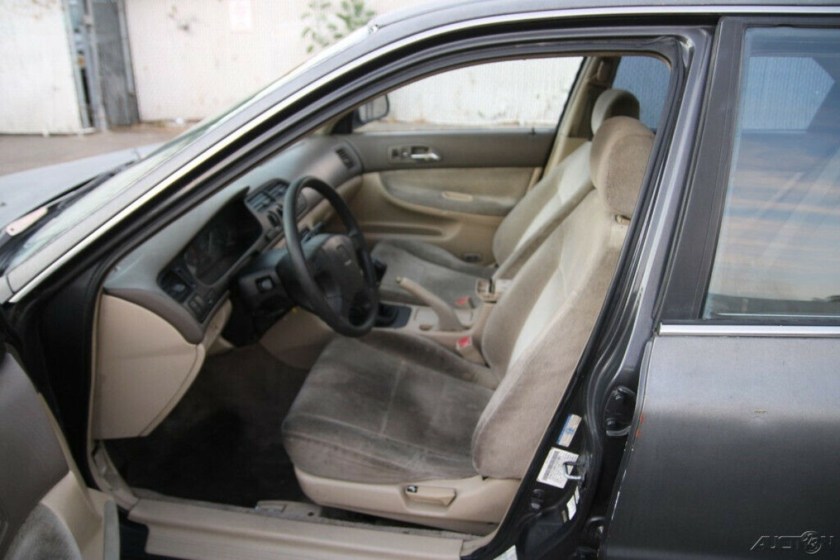 1994 Honda Accord LX - photo 13