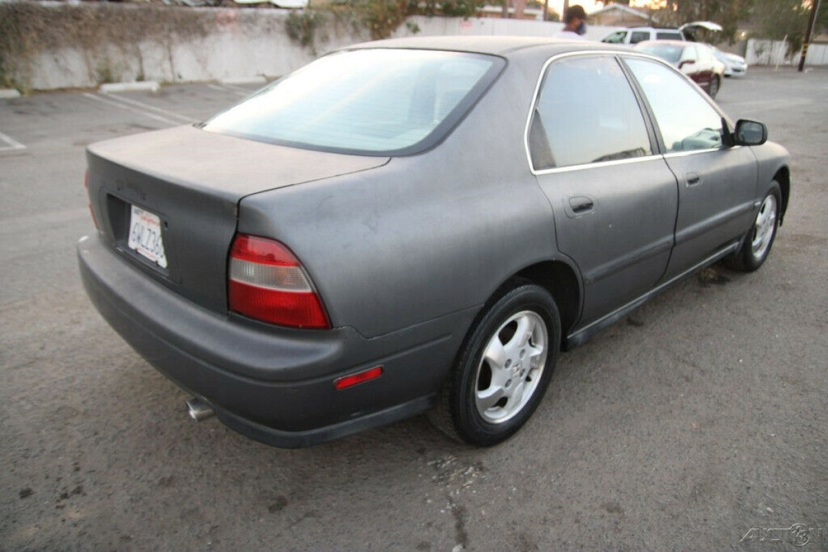 1994 Honda Accord LX - photo 7