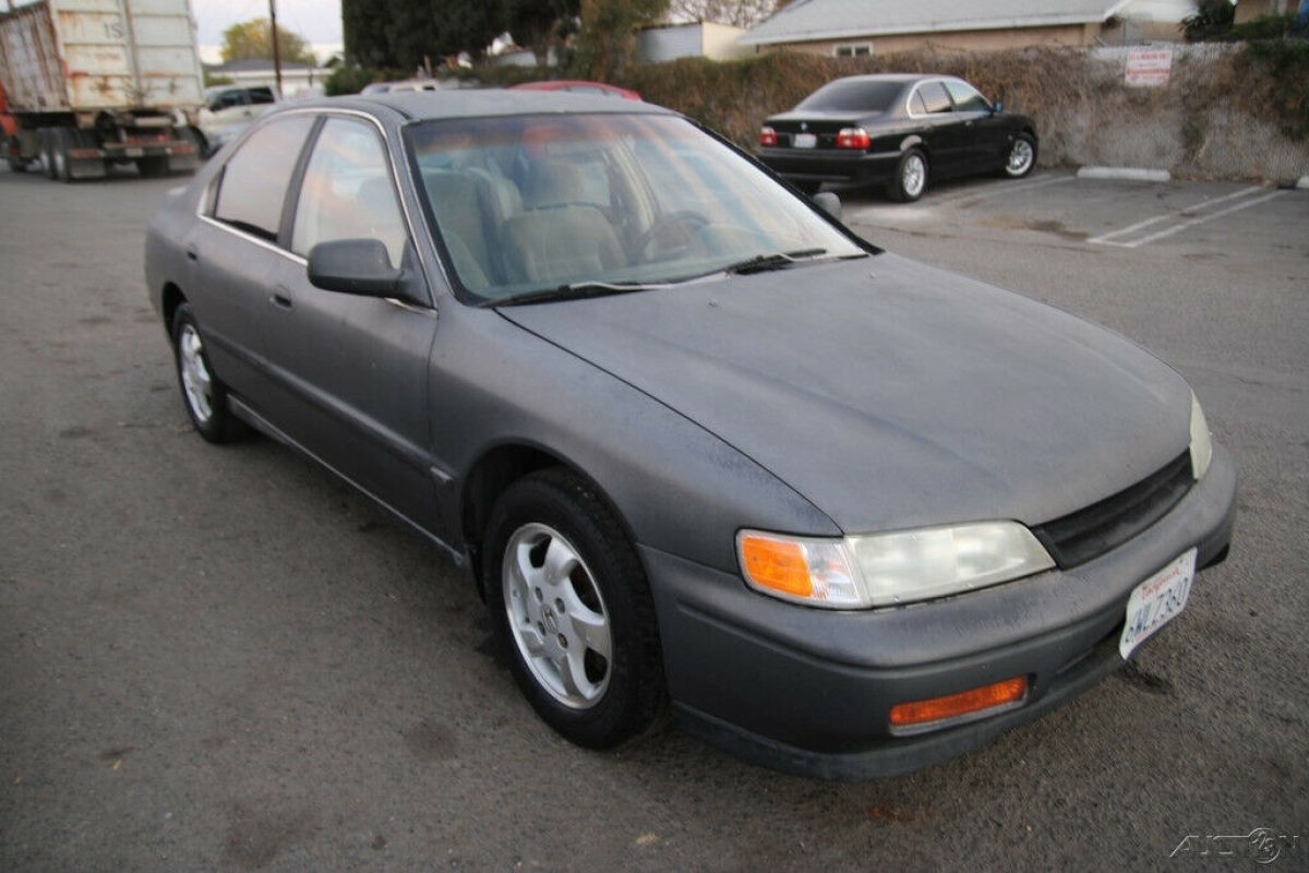 1994 Honda Accord LX - photo 9