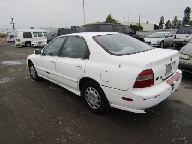 1994 Honda Accord LX - photo 7