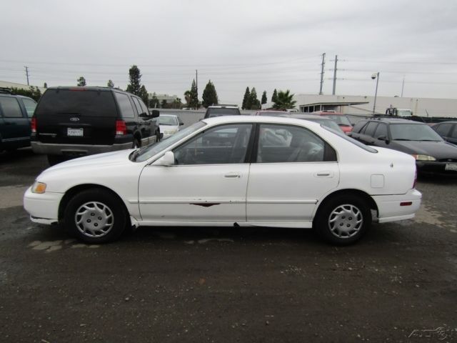 1994 Honda Accord LX - photo 8
