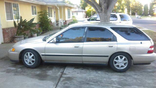 1994 Honda Accord LX Wagon 5-Door 2.2L 1994 Honda Accord LX