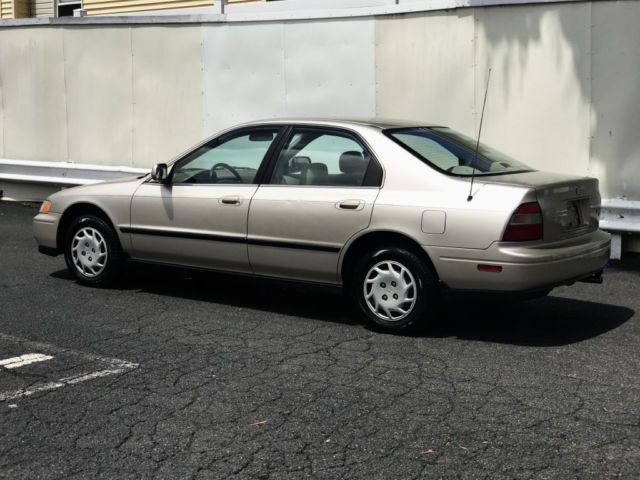 1994 Honda Accord LX - photo 4