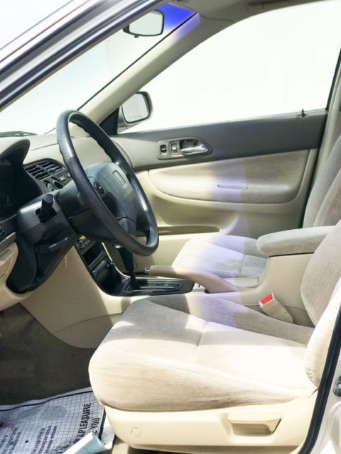 1994 Honda Accord LX - photo 7