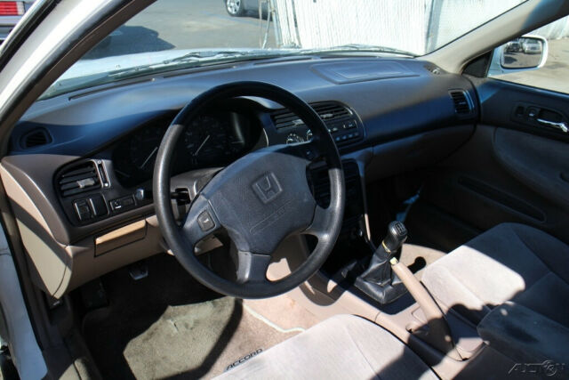 1994 Honda Accord LX - photo 11