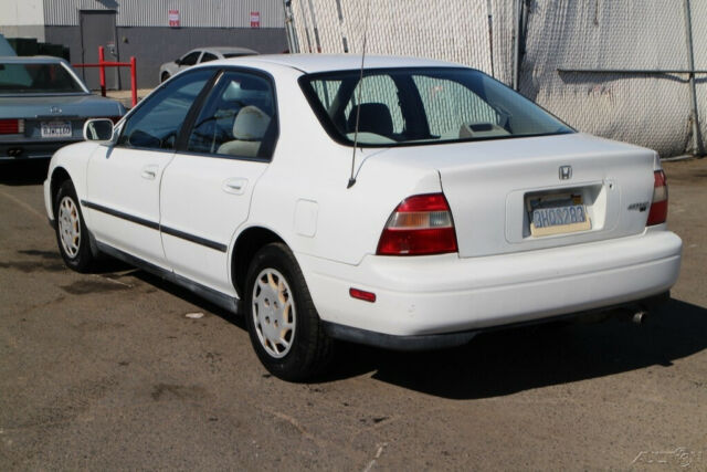 1994 Honda Accord LX - photo 3