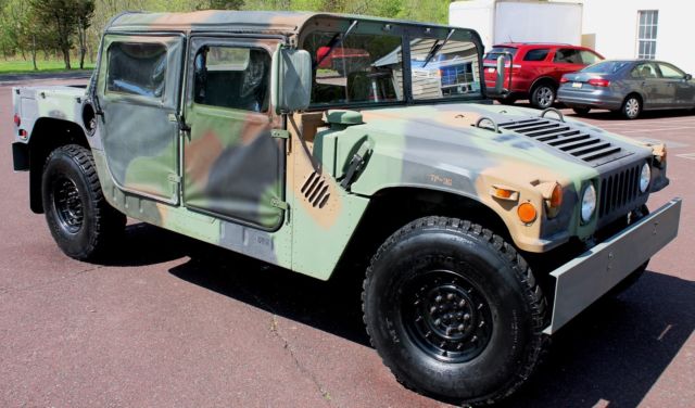 1994 HUMVEE H1 AM GENERAL RESTORED WITH ONLY 7,798 ORIGINAL MILES 1994 Hummer H1 AM General
