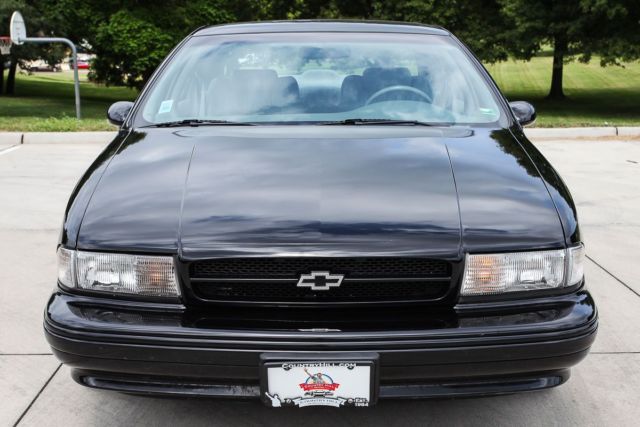 1994 Chevrolet Impala SS - photo 2