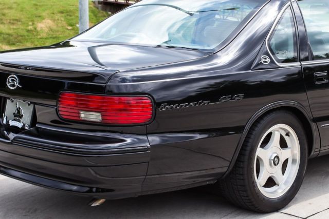 1994 Chevrolet Impala SS - photo 8
