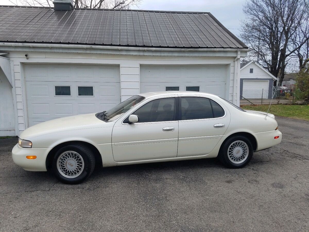 1994 Infiniti J30 Gold Edition - photo 2