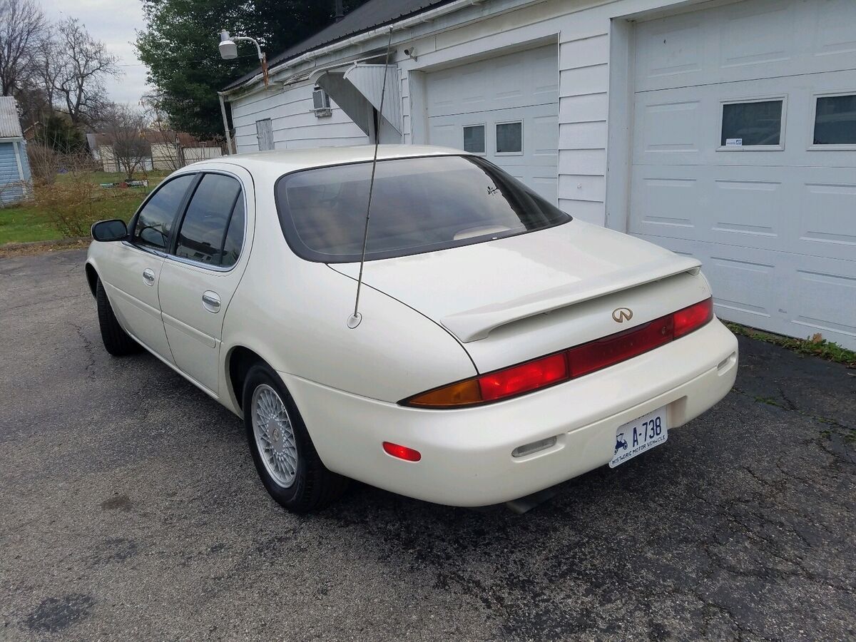 1994 Infiniti J30 Gold Edition - photo 3