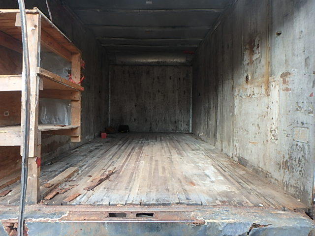 1994 Isuzu 4000 Base Straight Truck - Low Tilt - photo 4
