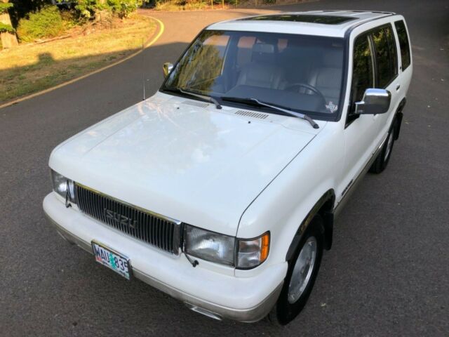 1994 Isuzu Trooper LS - photo 2