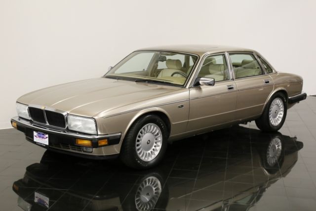 1994 Jaguar XJ12 Sedan 1994 Jaguar XJ12