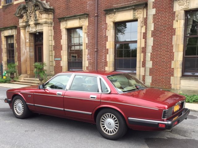 1994 Jaguar XJ12 Sedan Fully Serviced, Garaged, Loaded 1994 Jaguar XJ12 Special Gold Trim