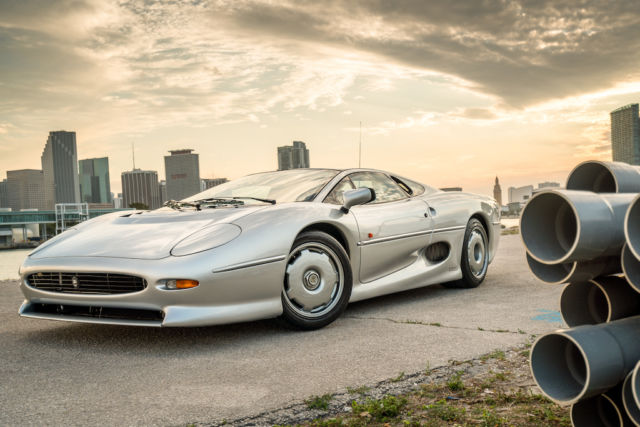 1994 Jaguar XJ220 Supercar 446 Original Miles Ferrari F40 Porsche 959 Killer 1994 Jaguar XJ220