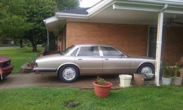 1994 Jaguar XJ6 3.2L Vanden Plas Edition- All Power Controls, Sunroof, Keyless 1994 Jaguar XJ6 Vanden Plas
