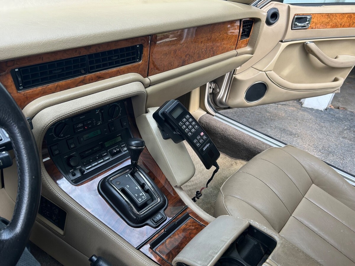 1994 Jaguar XJ6 - photo 10