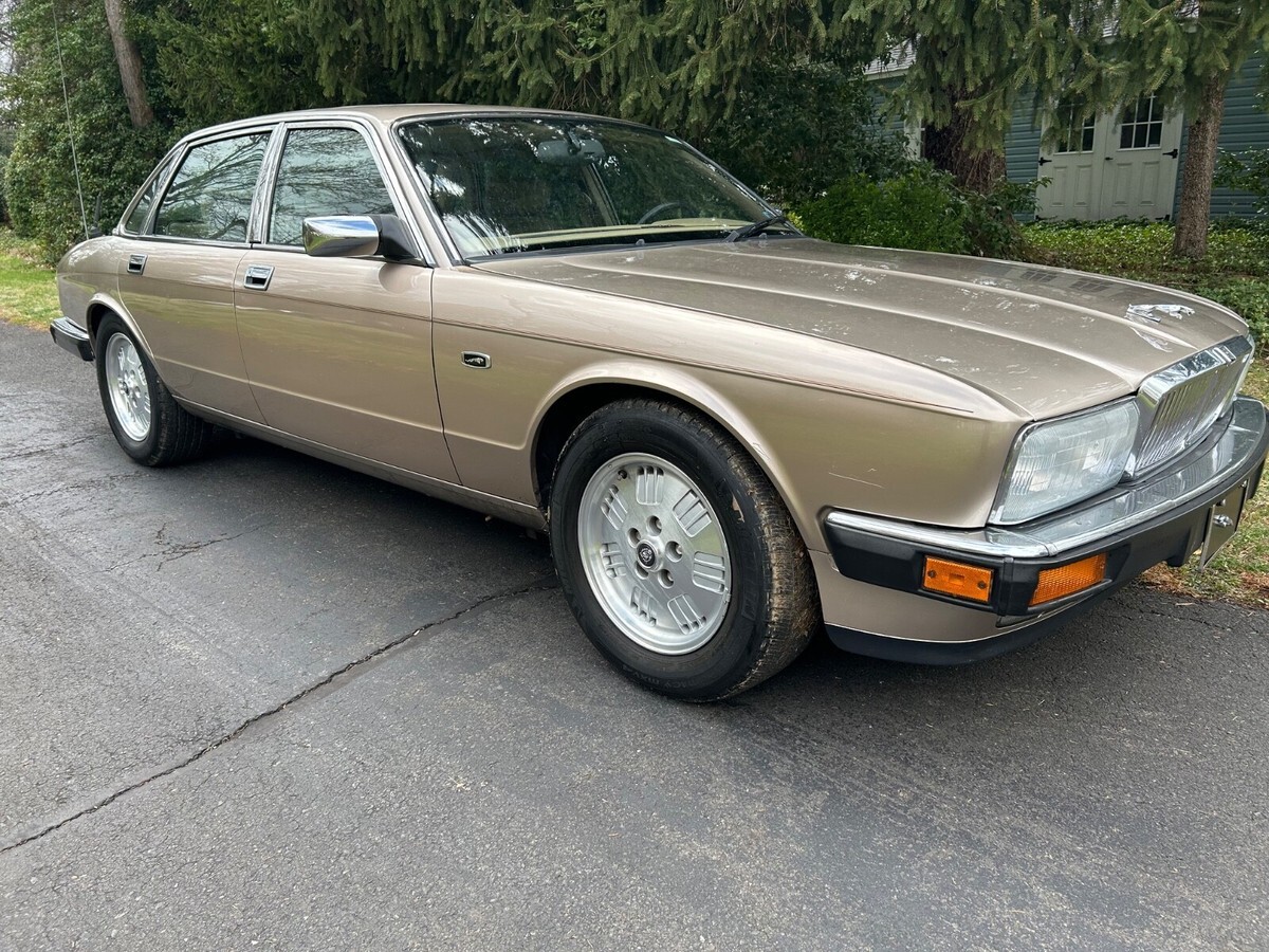 1994 Jaguar XJ6 - photo 2