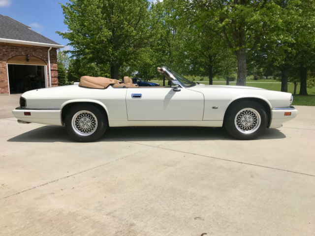 1994 Jaguar XJS 2 + 2 CONVERTIBLE 1994 Jaguar XJS 2+2
