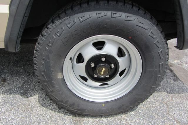 1994 Jeep Cherokee Sport - photo 10