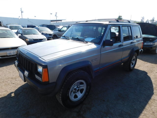 1994 Jeep Cherokee NO RESERVE 1994 Jeep Cherokee 4dr Sport 4W