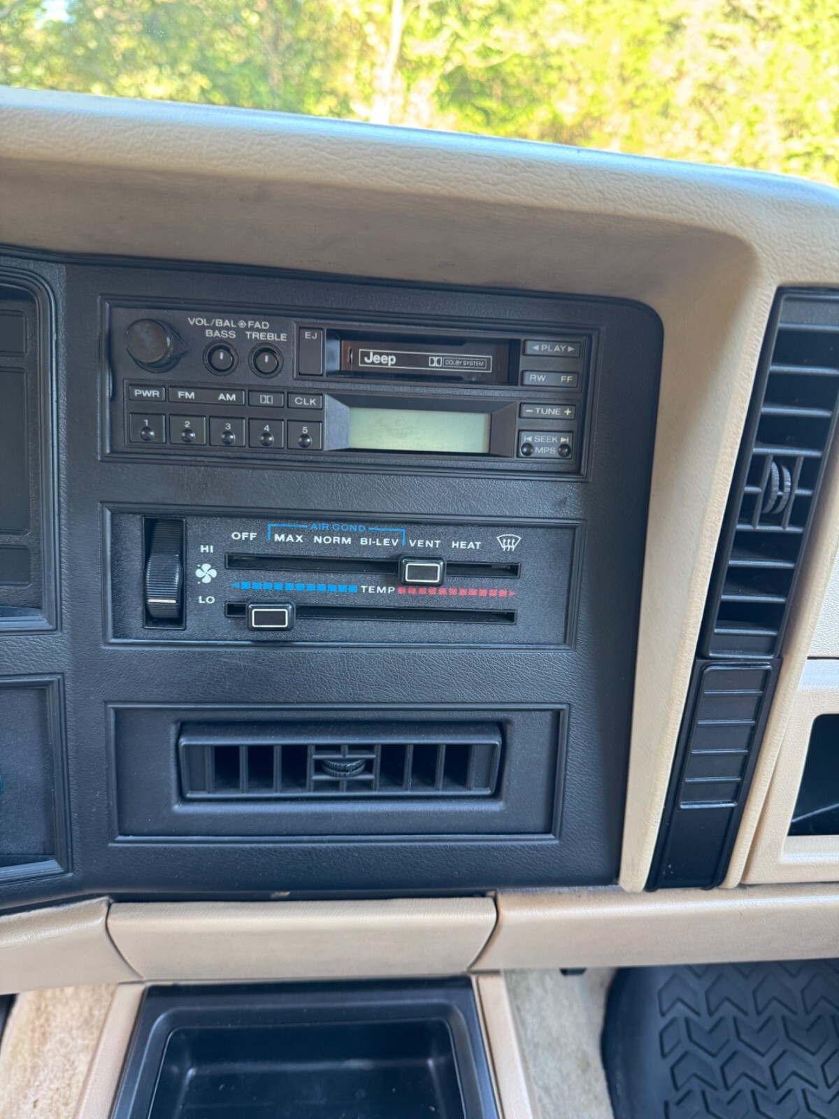 1994 Jeep Cherokee SE - photo 12