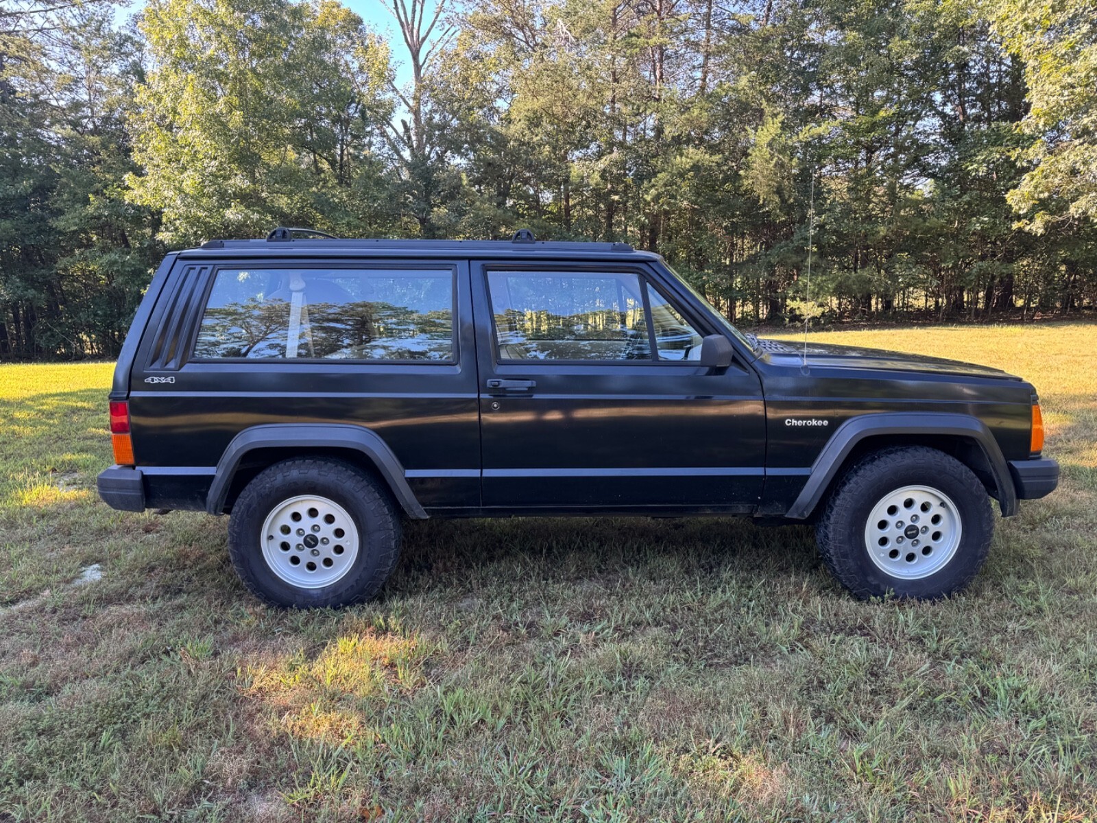 1994 Jeep Cherokee SE - photo 4