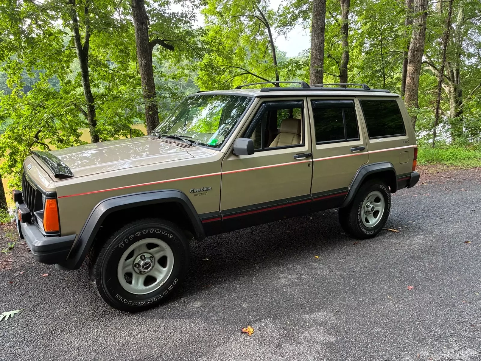 1994 Jeep Cherokee Sport XJ 4x4 4.0L 6, 5-speed Low miles! Mint stock Condition 1994 Jeep Cherokee Sport