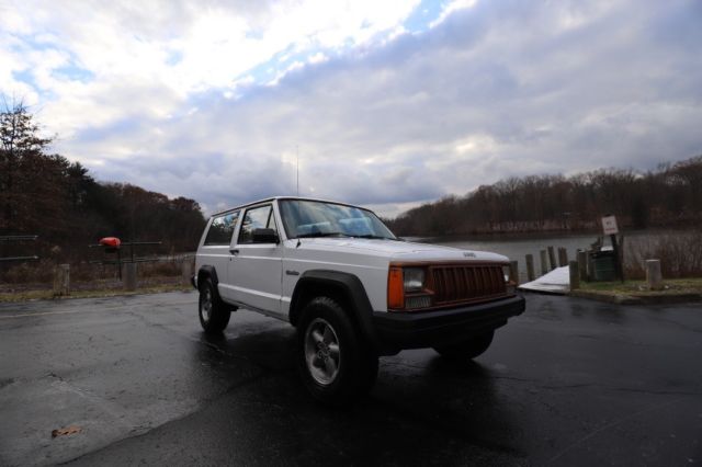 1994 Jeep Cherokee 2 door - photo 2