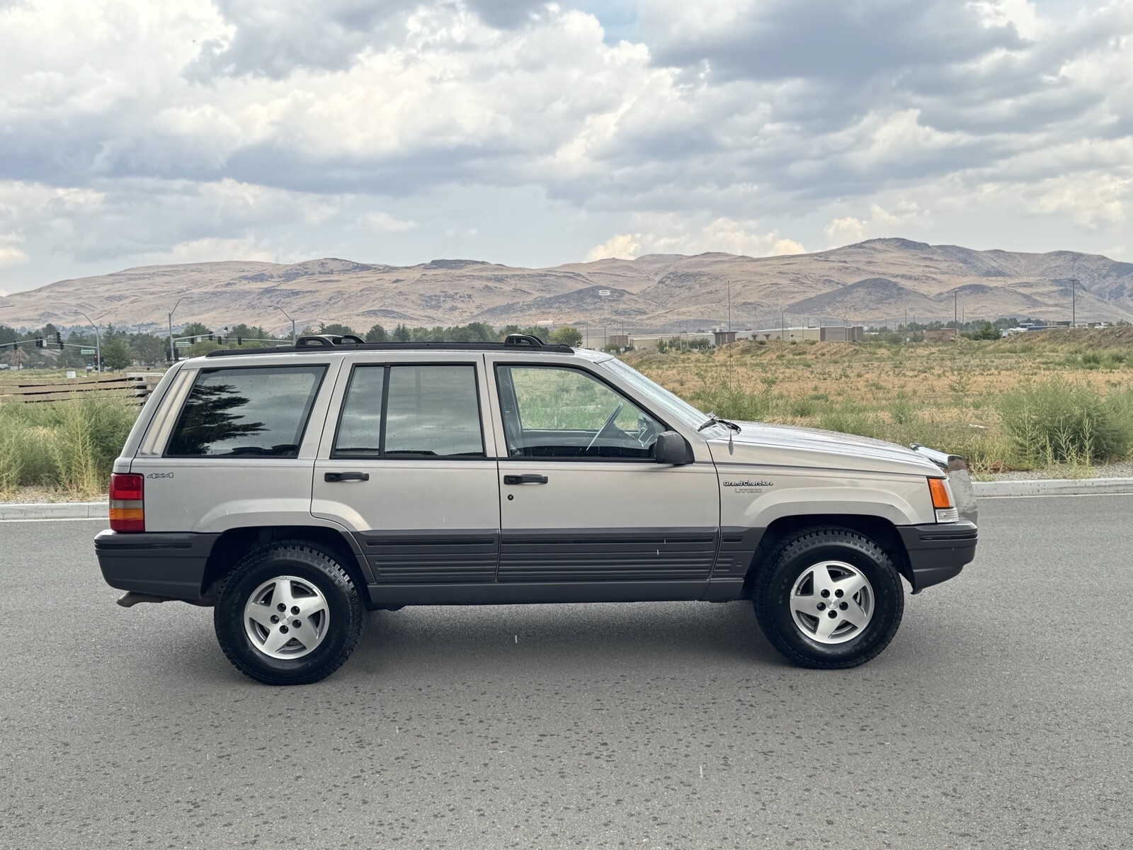 1994 Jeep Grand Cherokee LAREDO - photo 2